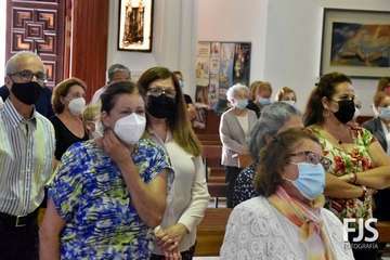  Decenas de fieles rinden pleitesía a San Antonio de Padua en Clavellinas/Francisco Javier Santana.